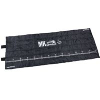 4005652839523 - MK Adventure afkrogningsm&aring;tte - 001 4572 000<br>With the 130cm long, padded unhooking mat your dream fish can be gently measured. The mat is rolled up for transport and fixed with the help of Velcro straps. With carrying clip! Material: water repellent oxford nylon.